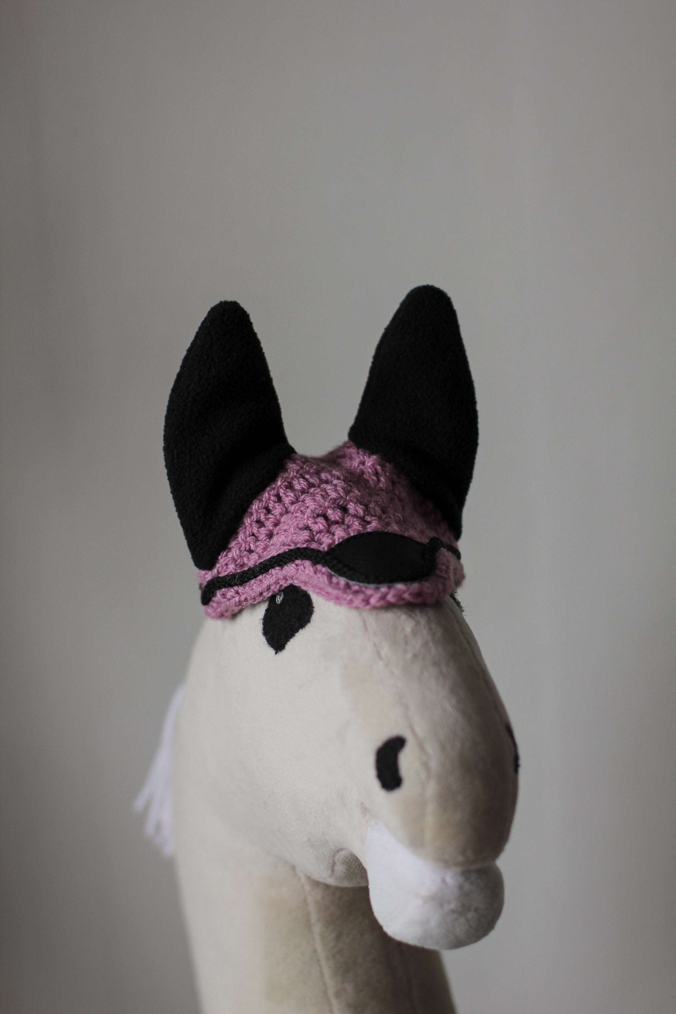 Crochet Ear Bonnet for Hobby Horse | Noir